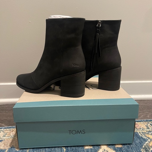 Tom’s Black Leather Boots NWT - Picture 2 of 8